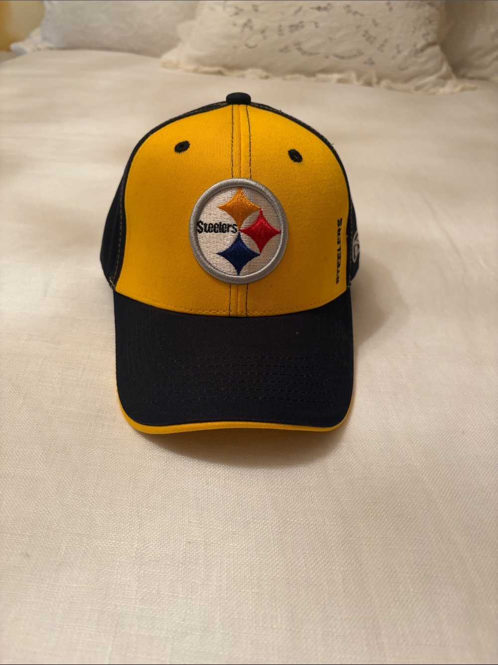 Reebok Men’s Yellow and Black Steelers Baseball Cap